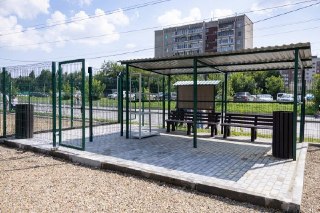 В Екатеринбурге открыли крупнейшую площадку для выгула собак