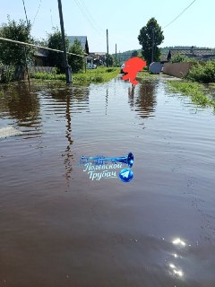 Станционный-Полевской: Жители сталкиваются с наводнением